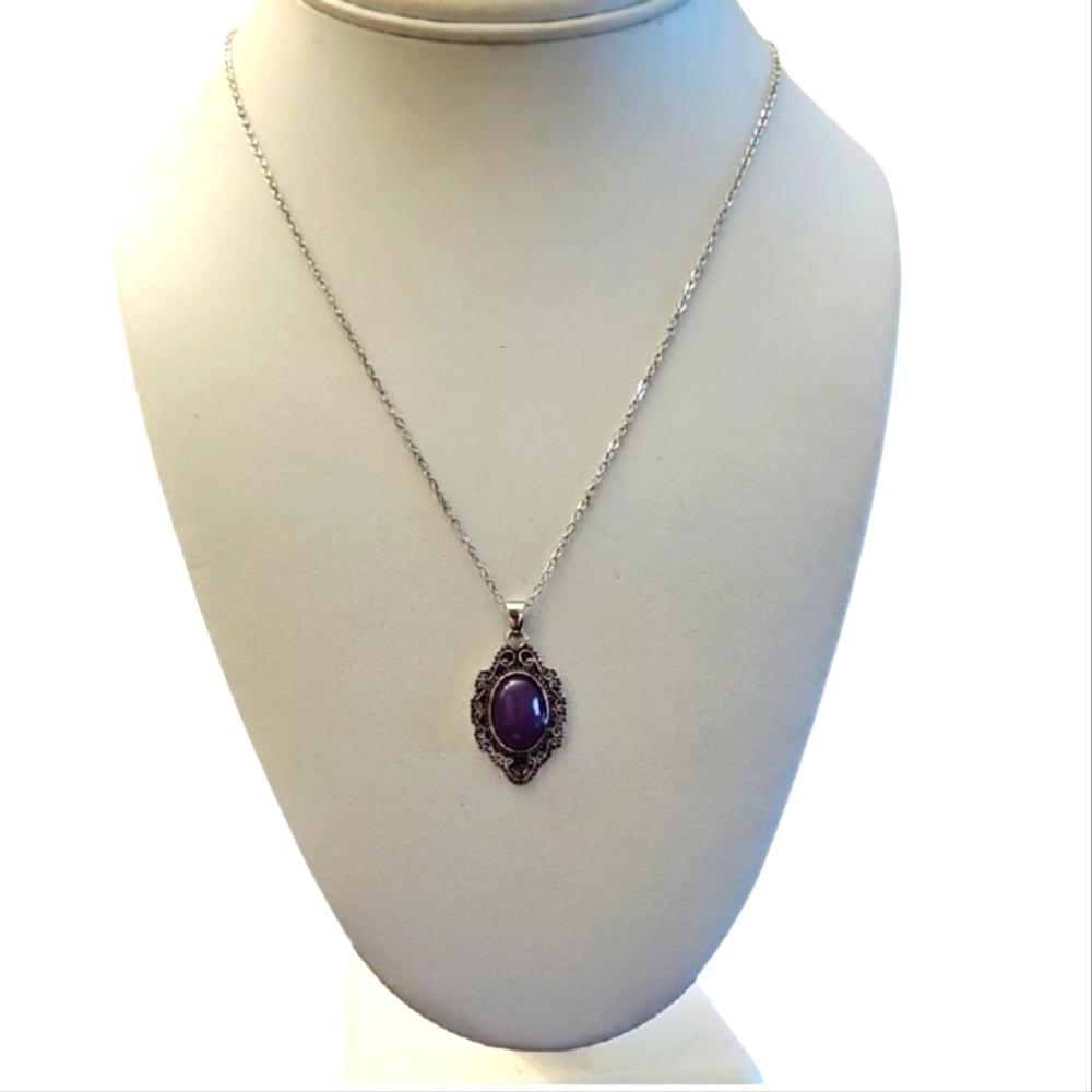 Elegant Silver Necklace with Purple Pendant
